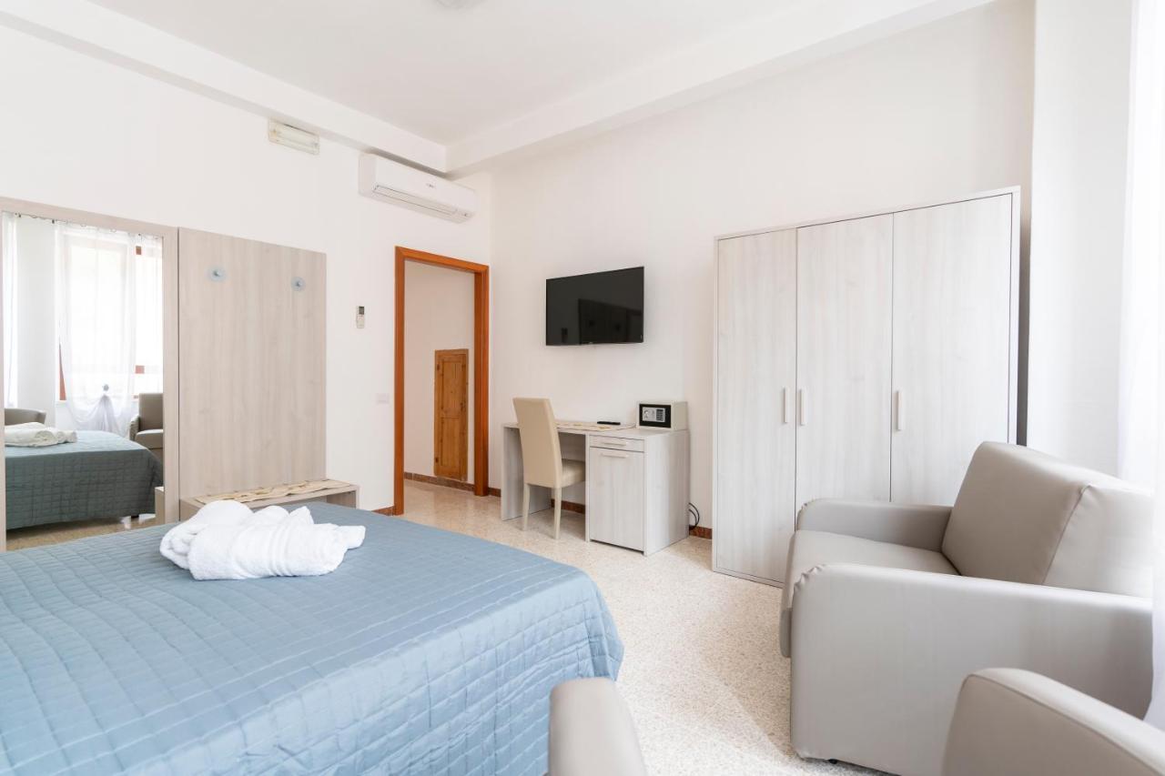 Hotel Dei Tacchi Osini エクステリア 写真