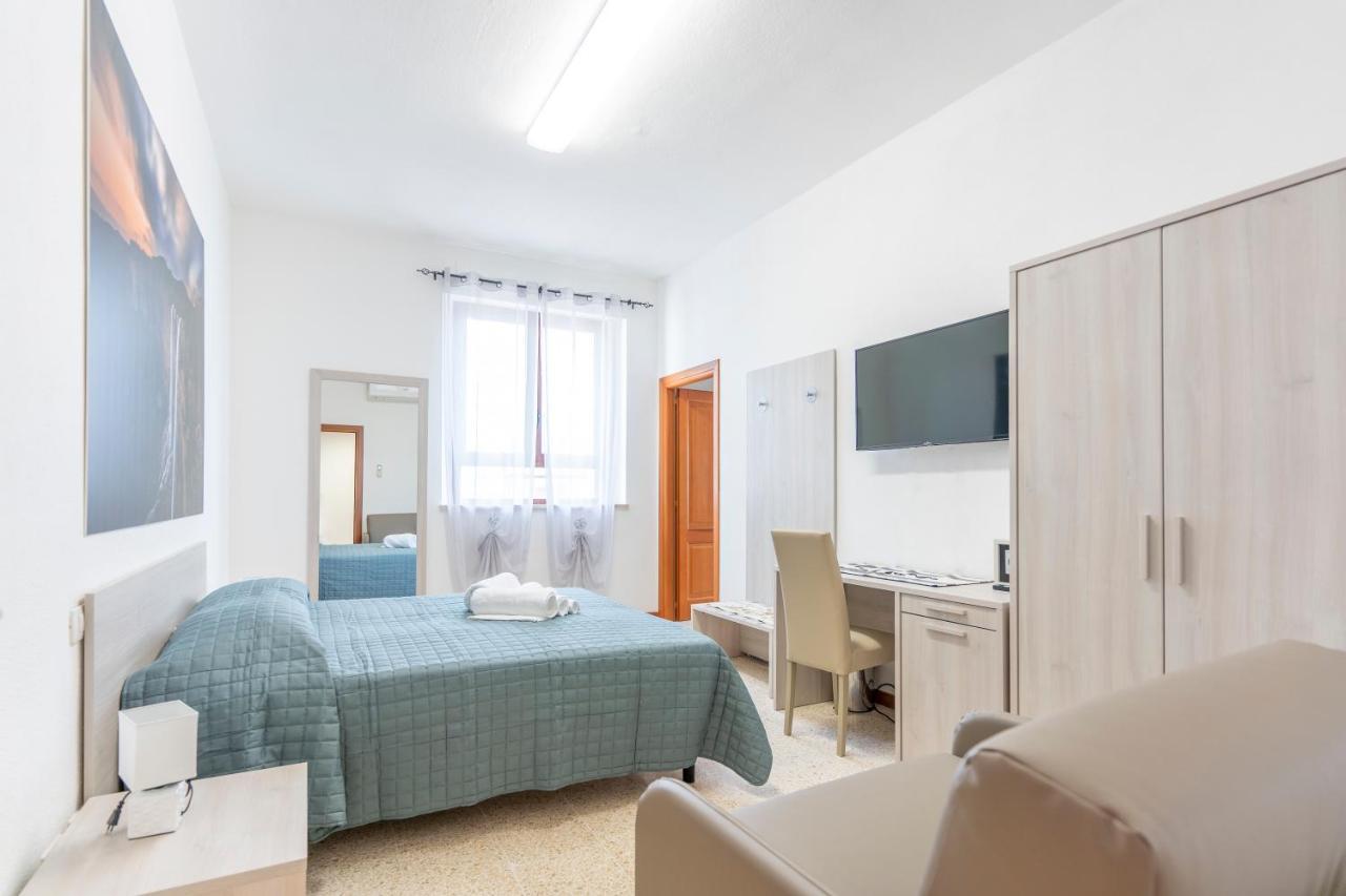 Hotel Dei Tacchi Osini エクステリア 写真