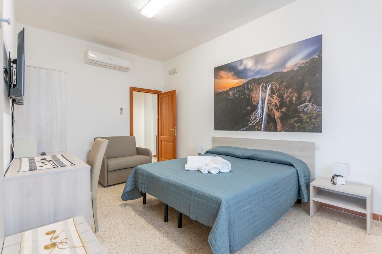 Hotel Dei Tacchi Osini エクステリア 写真